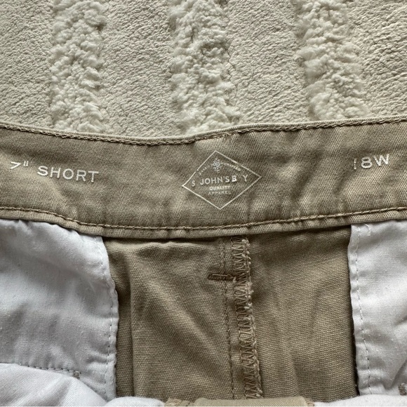 St. John’s Bay | Beige Shorts | 7” - Picture 2 of 5